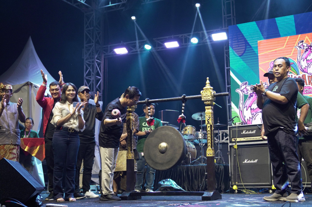 Sekda Adi Arnawa Buka Carangsari Festival (Cafest) 3